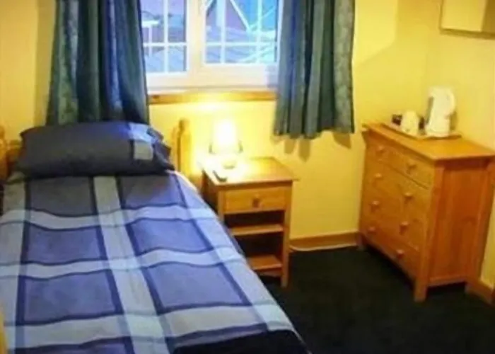 Thorne Central Guest House